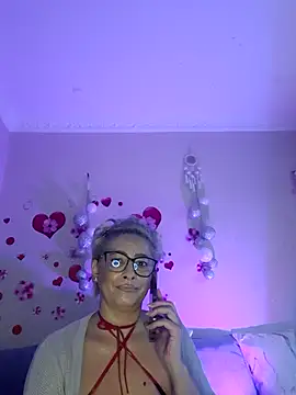 Snapshot of BellaBellaHot chatting on November 18, 2025, 8:41 am BellaBellaHot online show from November 18, 2025, 8:41 am