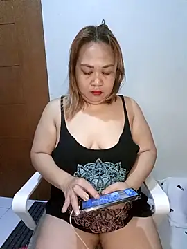 Snapshot of Sweet_asian_kylie chatting on March 19, 2026, 12:14 am Sweet asian kylie online show from March 19, 2026, 12:14 am