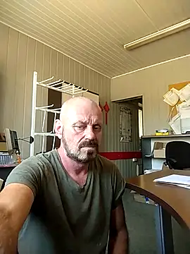 Snapshot of wilkalfa chatting on May 26, 2026, 10:33 am wilkalfa online show from May 26, 2026, 10:33 am