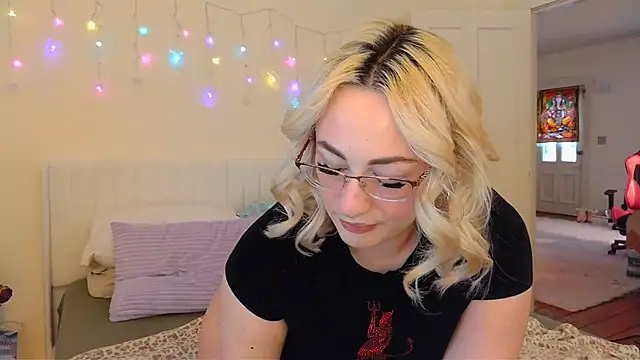 Snapshot of ashleyblaydex chatting on February 17, 2026, 8:59 pm ashleyblaydex online show from February 17, 2026, 8:59 pm