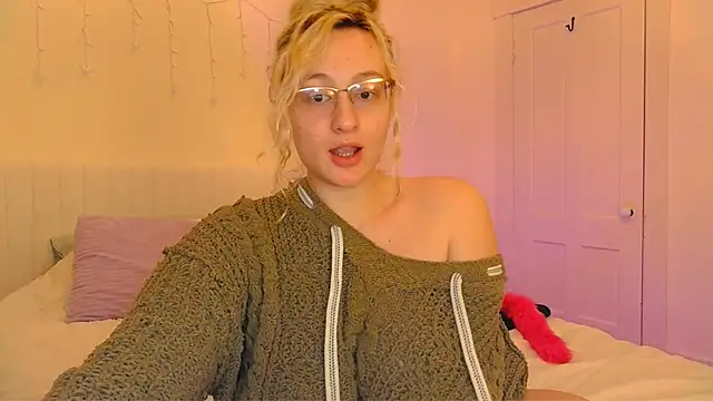 Snapshot of ashleyblaydex chatting on March 2, 2026, 5:08 am ashleyblaydex online show from March 2, 2026, 5:08 am