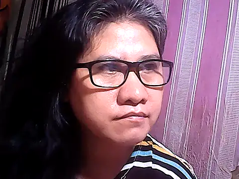 sweetsosie18 online show from November 19, 2025, 4:12 am