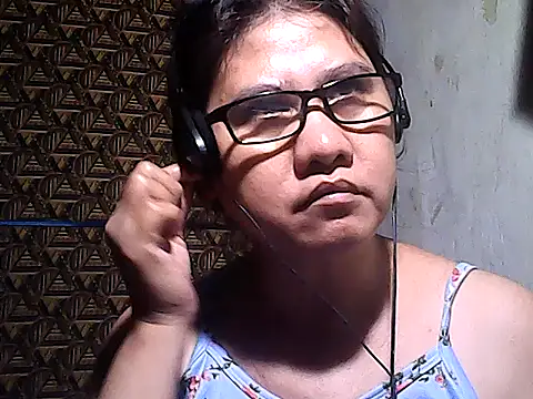 sweetsosie18 online show from February 18, 2026, 7:04 am