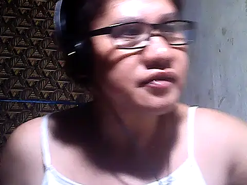 sweetsosie18 online show from February 21, 2026, 8:10 pm