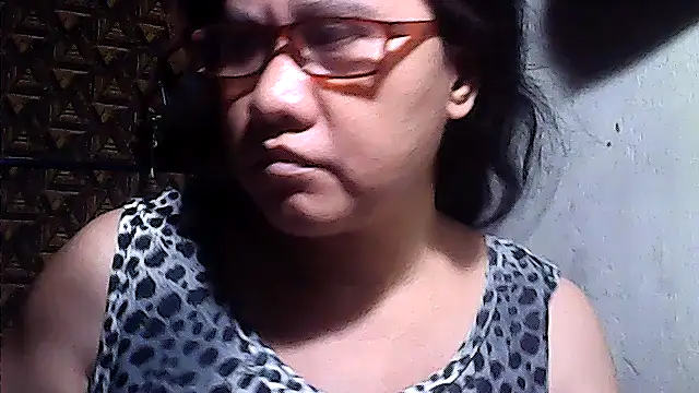sweetsosie18 online show from April 28, 2026, 2:27 am
