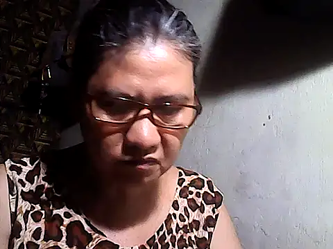 sweetsosie18 online show from June 12, 2026, 5:50 am