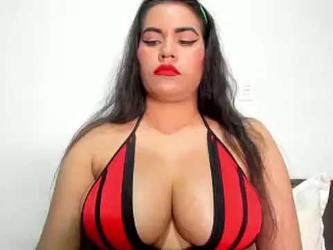 Snapshot of roxanamariahills_ chatting on December 2, 2024, 9:50 pm roxanamariahills online show from December 2, 2024, 9:50 pm