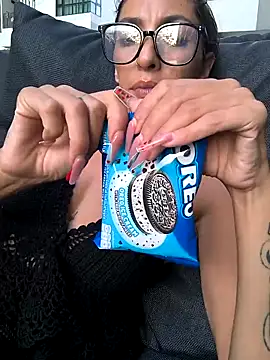 amanilouve online show from March 2, 2025, 10:45 am