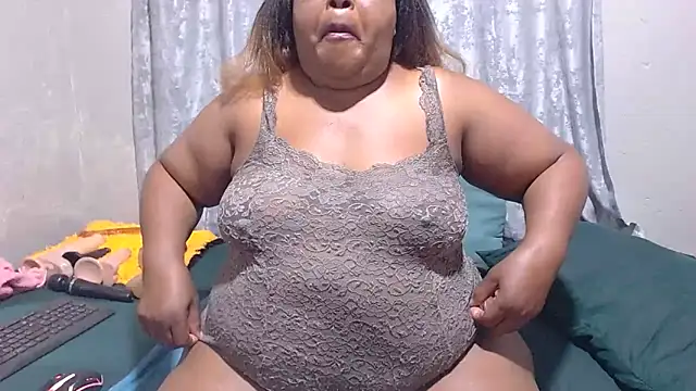 Snapshot of MatureBootyBabe4Uxx chatting on May 25, 2026, 2:28 am MatureBootyBabe4Uxx online show from May 25, 2026, 2:28 am