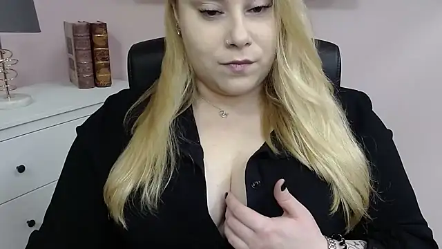 XgloryHAILEY online show from December 3, 2024, 1:30 am