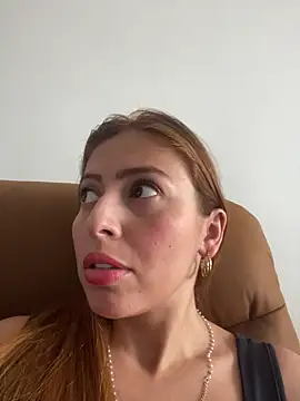 Snapshot of ROSE__15 chatting on October 31, 2025, 7:37 pm ROSE 15 online show from October 31, 2025, 7:37 pm