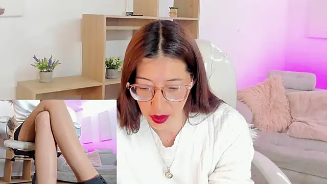 Snapshot of Antonnella_3 chatting on October 7, 2025, 12:24 pm Antonnella 3 online show from October 7, 2025, 12:24 pm