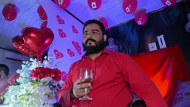 Snapshot of MichaelBear_ chatting on February 14, 2025, 4:20 pm MichaelBear online show from February 14, 2025, 4:20 pm