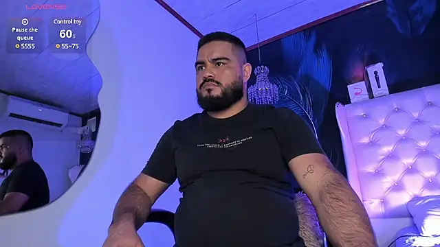 Snapshot of MichaelBear_ chatting on March 11, 2025, 12:39 pm MichaelBear online show from March 11, 2025, 12:39 pm