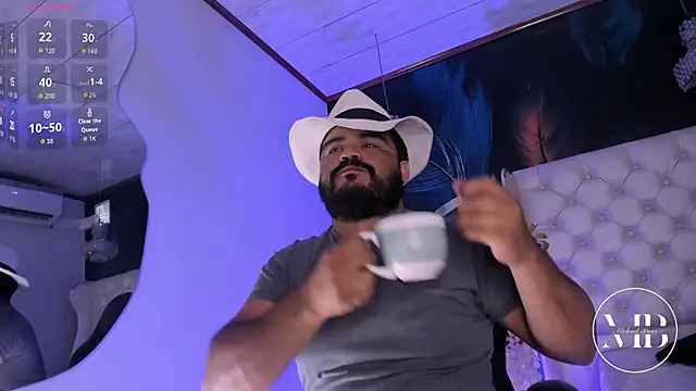 Snapshot of MichaelBear_ chatting on September 17, 2025, 1:35 pm MichaelBear online show from September 17, 2025, 1:35 pm