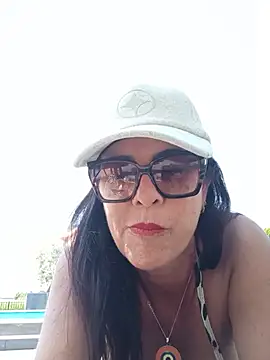 Snapshot of Linda1975 chatting on June 23, 2026, 12:58 pm Linda1975 online show from June 23, 2026, 12:58 pm