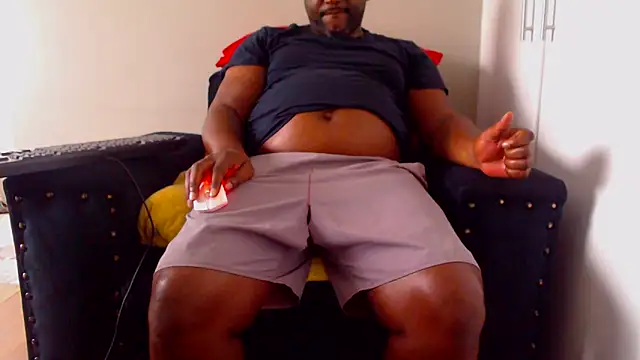 Snapshot of zuluboyxx chatting on April 8, 2026, 8:14 am zuluboyxx online show from April 8, 2026, 8:14 am