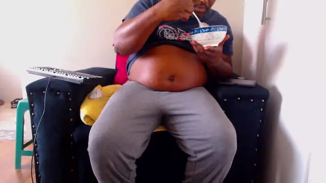 Snapshot of zuluboyxx chatting on April 21, 2026, 6:52 am zuluboyxx online show from April 21, 2026, 6:52 am
