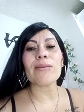 Tania mature online show from July 1, 2026, 5:45 pm