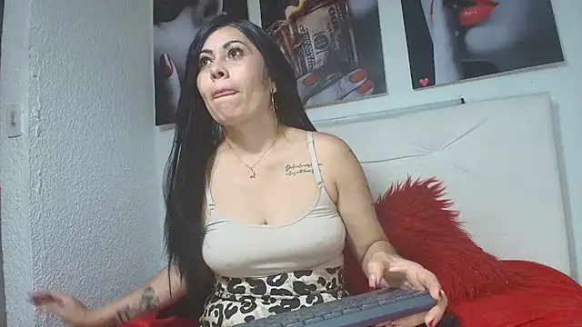 Tania mature online show from July 6, 2026, 5:48 pm