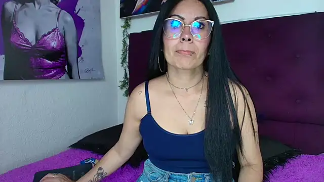 Tania mature online show from July 18, 2026, 6:01 pm