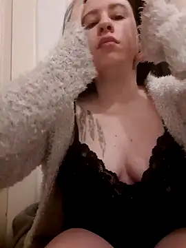 Tinka-Bella-Privat online show from April 29, 2026, 4:05 am