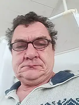 Nobbie444 online show from December 16, 2025, 9:47 am