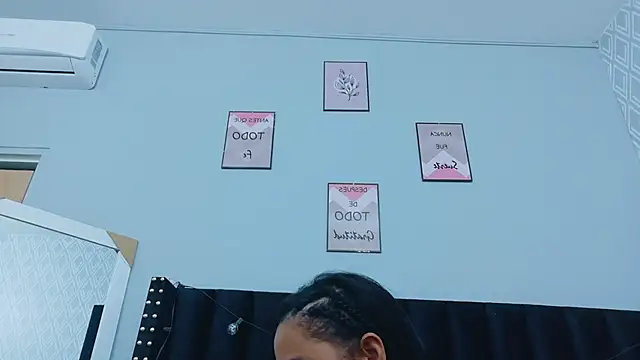 colombiamommy online show from October 30, 2025, 12:28 pm