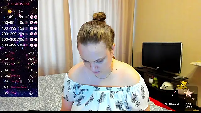 Snapshot of AlanaBrox chatting on March 5, 2025, 10:00 am AlanaBrox online show from March 5, 2025, 10:00 am