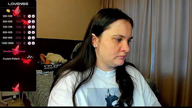 Snapshot of AlanaBrox chatting on September 9, 2025, 10:37 am AlanaBrox online show from September 9, 2025, 10:37 am