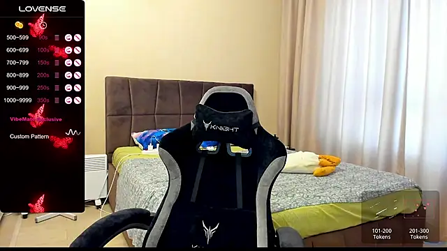 Snapshot of AlanaBrox chatting on September 17, 2025, 11:34 am AlanaBrox online show from September 17, 2025, 11:34 am