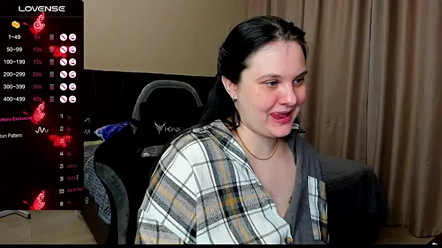 Snapshot of AlanaBrox chatting on November 8, 2025, 7:34 pm AlanaBrox online show from November 8, 2025, 7:34 pm