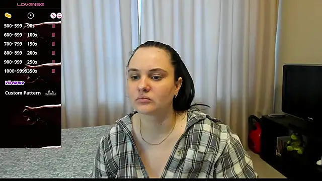 AlanaBrox online show from May 5, 2026, 1:41 pm