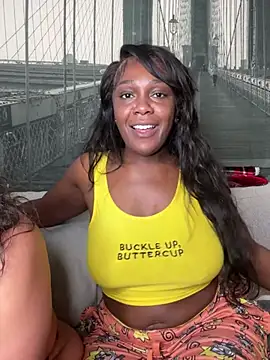 Snapshot of TilaTotti chatting on February 18, 2025, 8:16 am TilaTotti online show from February 18, 2025, 8:16 am