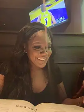 Snapshot of TilaTotti chatting on February 20, 2025, 5:44 am TilaTotti online show from February 20, 2025, 5:44 am