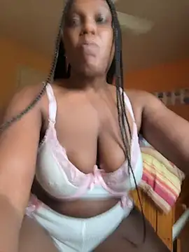 Snapshot of TilaTotti chatting on July 27, 2026, 11:12 pm TilaTotti online show from July 27, 2026, 11:12 pm