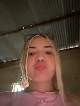 Snapshot of Sarita-candy chatting on December 30, 2024, 7:42 pm Sarita-candy online show from December 30, 2024, 7:42 pm