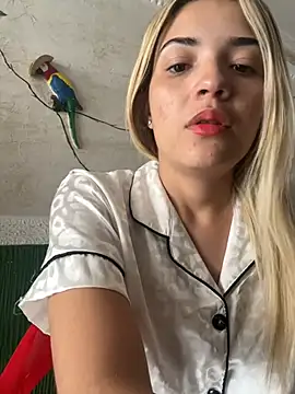 Snapshot of Sarita-candy chatting on January 24, 2025, 4:39 pm Sarita-candy online show from January 24, 2025, 4:39 pm