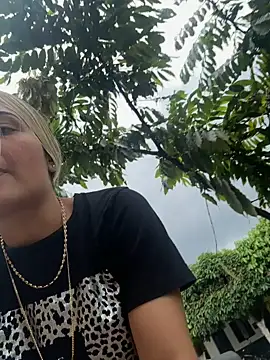 Snapshot of Sarita-candy chatting on January 26, 2025, 5:13 pm Sarita-candy online show from January 26, 2025, 5:13 pm