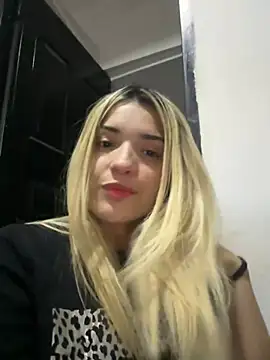 Snapshot of Sarita-candy chatting on February 1, 2025, 1:12 am Sarita-candy online show from February 1, 2025, 1:12 am