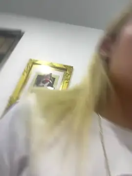 Snapshot of Sarita-candy chatting on March 1, 2025, 4:04 am Sarita-candy online show from March 1, 2025, 4:04 am