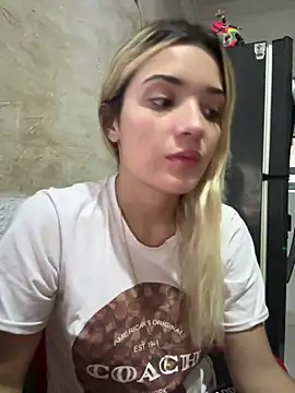 Snapshot of Sarita-candy chatting on March 14, 2025, 10:38 pm Sarita-candy online show from March 14, 2025, 10:38 pm