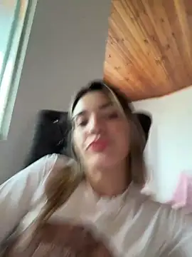 Snapshot of Sarita-candy chatting on April 3, 2026, 10:30 pm Sarita-candy online show from April 3, 2026, 10:30 pm