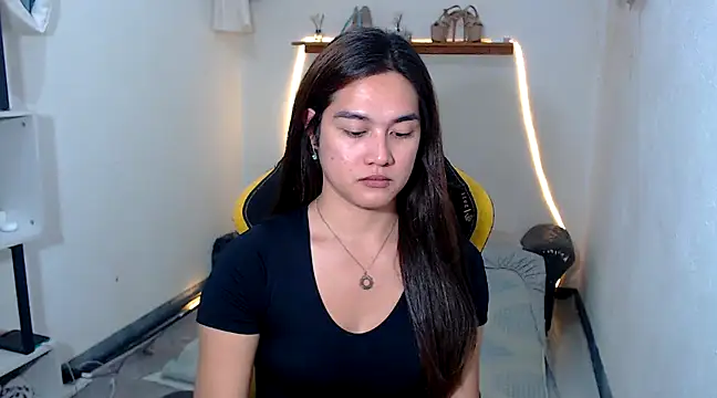 Snapshot of MarieLoveGlamorous chatting on March 9, 2025, 11:36 am MarieLoveGlamorous online show from March 9, 2025, 11:36 am