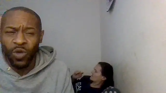 CuzzyB69 online show from November 26, 2025, 1:12 pm