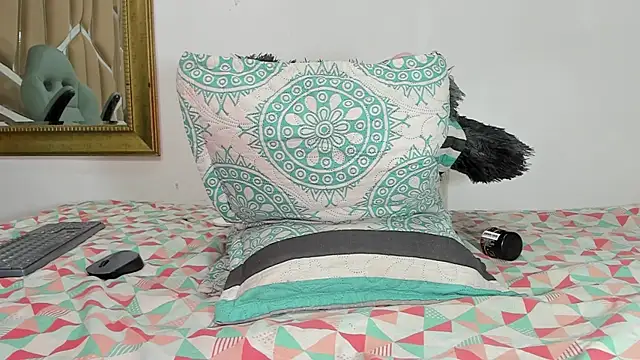 Snapshot of naia_blessed chatting on February 1, 2025, 10:23 pm naia blessed online show from February 1, 2025, 10:23 pm