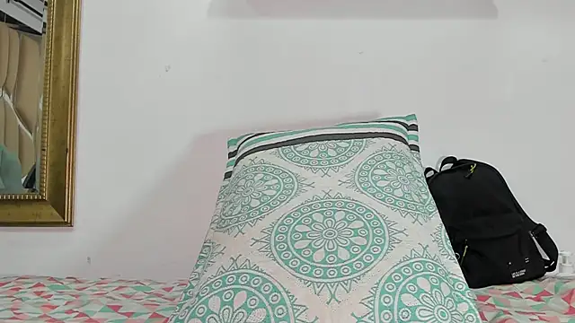 Snapshot of naia_blessed chatting on February 3, 2025, 7:10 pm naia blessed online show from February 3, 2025, 7:10 pm