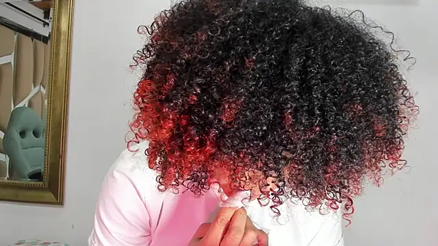 Snapshot of naia_blessed chatting on February 7, 2025, 7:17 pm naia blessed online show from February 7, 2025, 7:17 pm