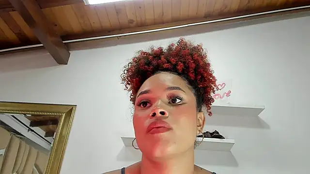 Snapshot of naia_blessed chatting on February 13, 2025, 7:10 pm naia blessed online show from February 13, 2025, 7:10 pm