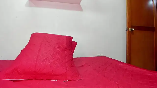 Snapshot of naia_blessed chatting on February 15, 2025, 7:17 pm naia blessed online show from February 15, 2025, 7:17 pm